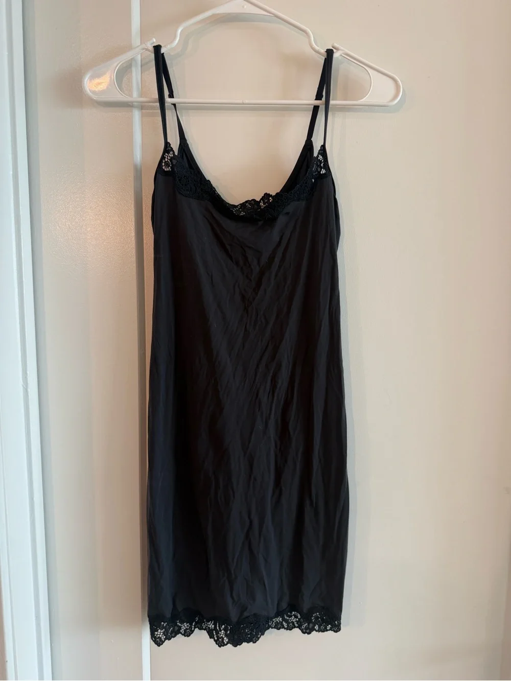 SKIMS Black Lace-Trim body con Slip Dress